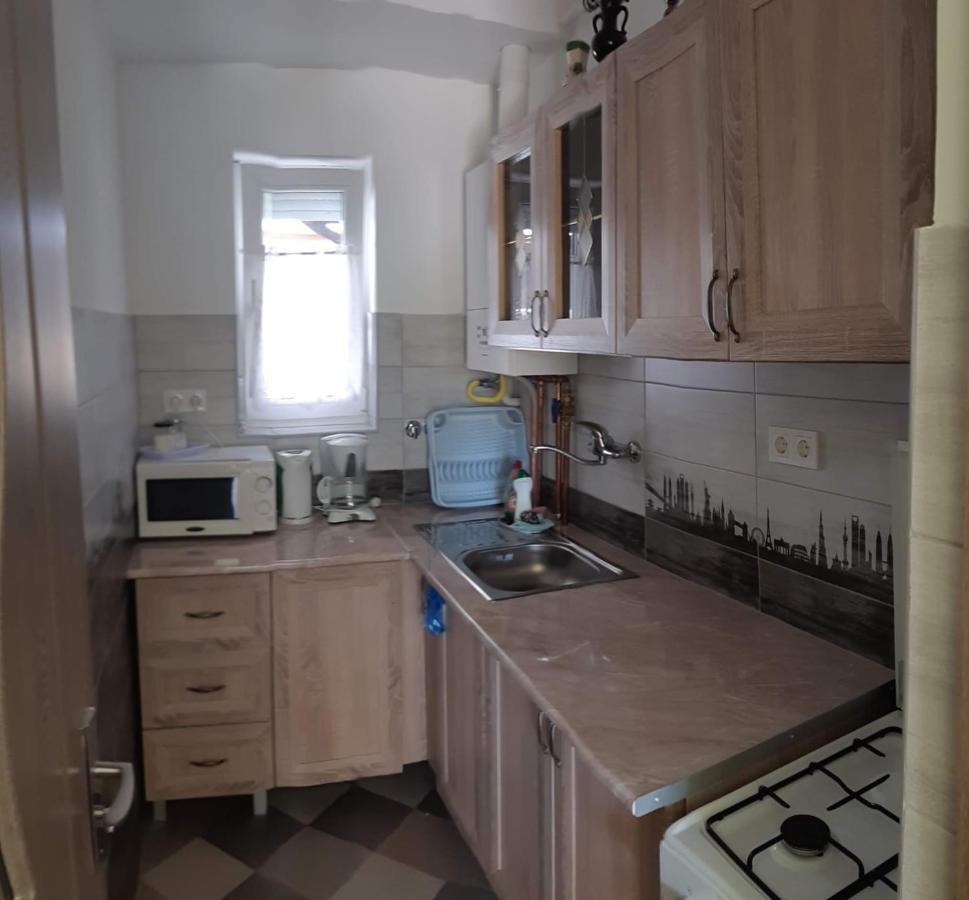 Rozsa Apartment Hajduszoboszlo Ngoại thất bức ảnh